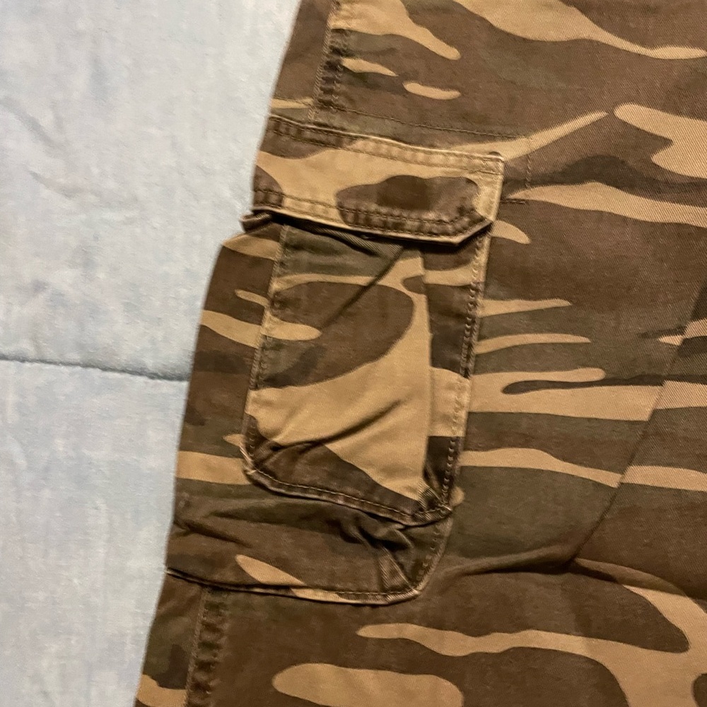 Wrangler Jeans Co. Camo Cargo Pants - Picture 2 of 9